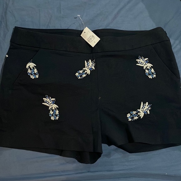 LOFT Pants - Pineapple beaded shorts